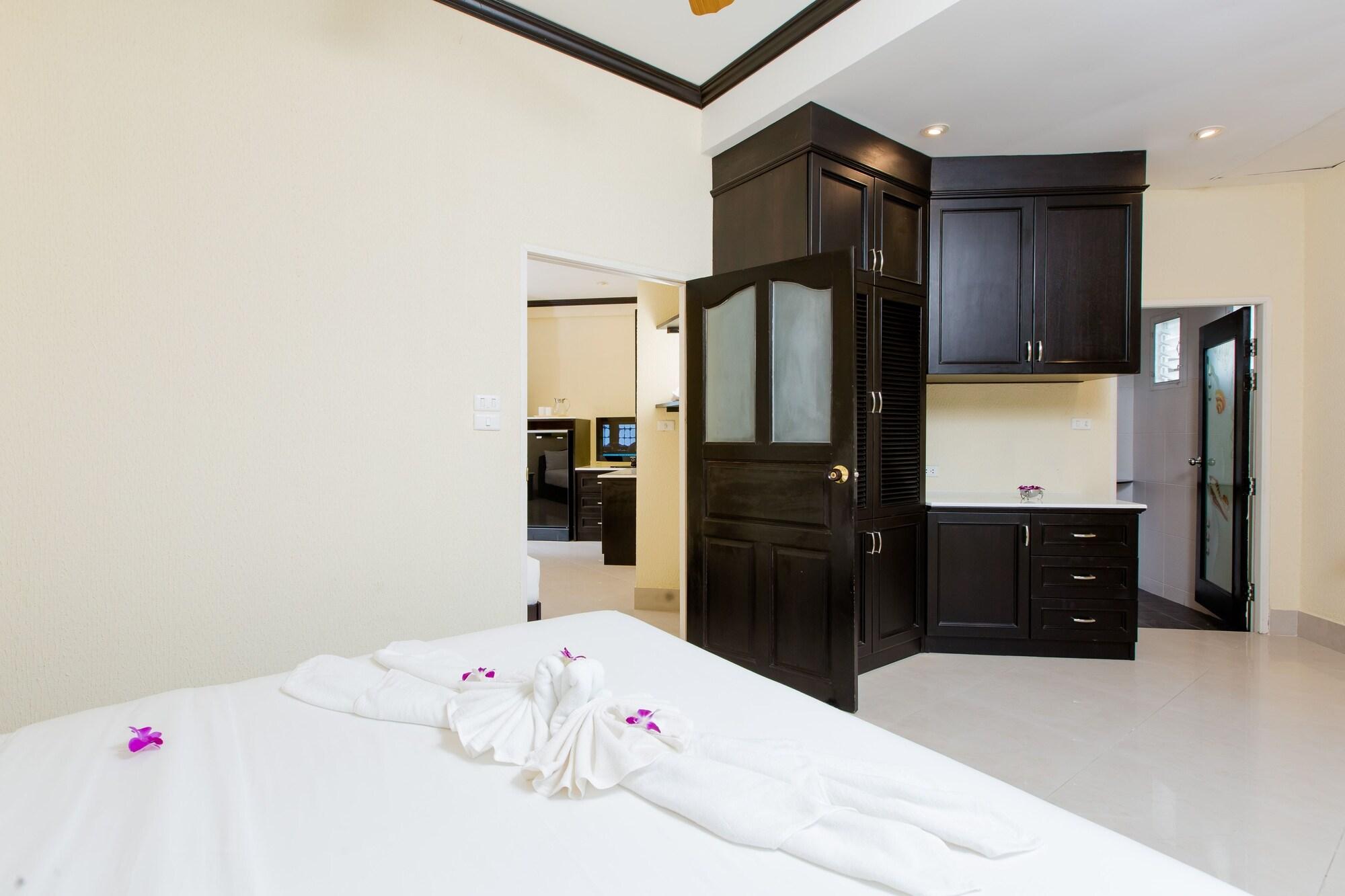 Serenity Lakeside Resort Kathu Exterior photo