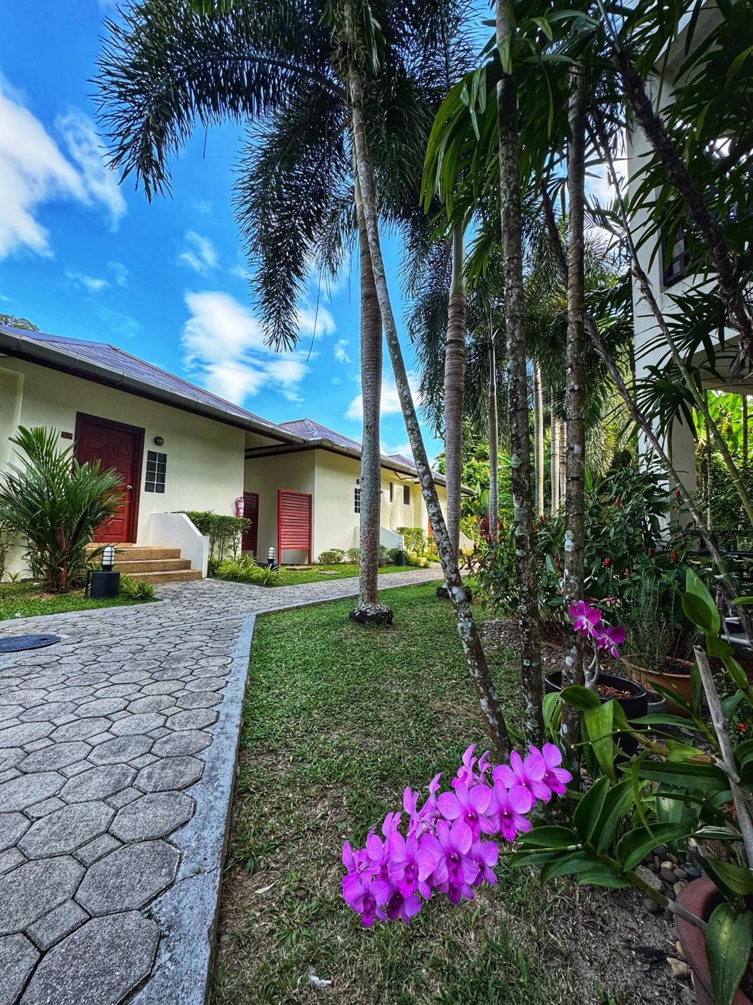 Serenity Lakeside Resort Kathu Exterior photo