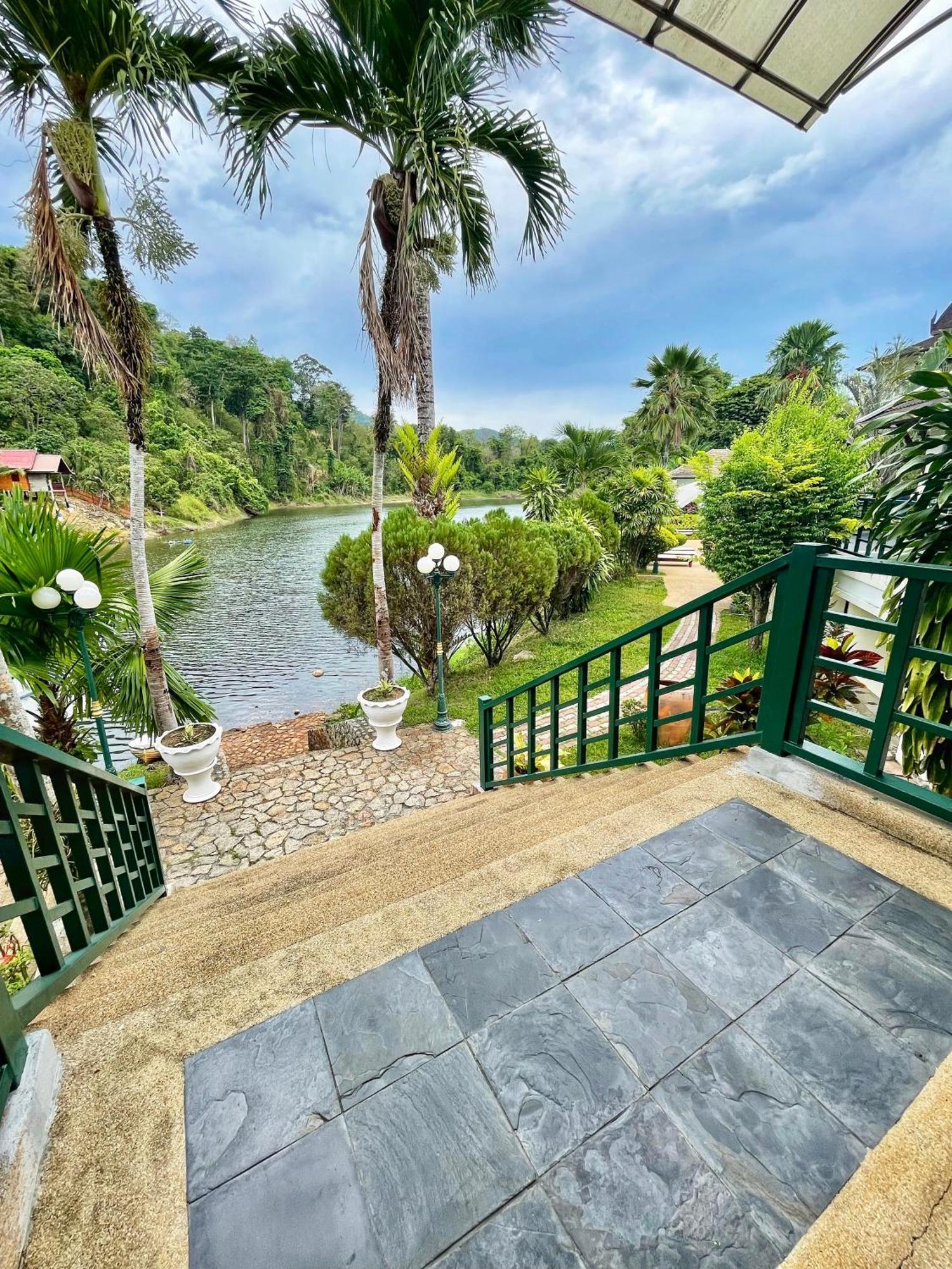 Serenity Lakeside Resort Kathu Exterior photo