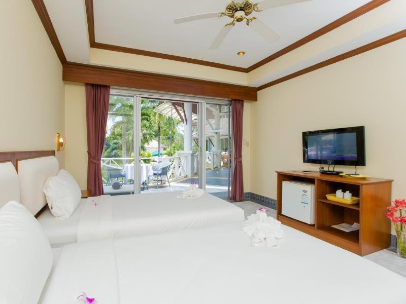 Serenity Lakeside Resort Kathu Exterior photo
