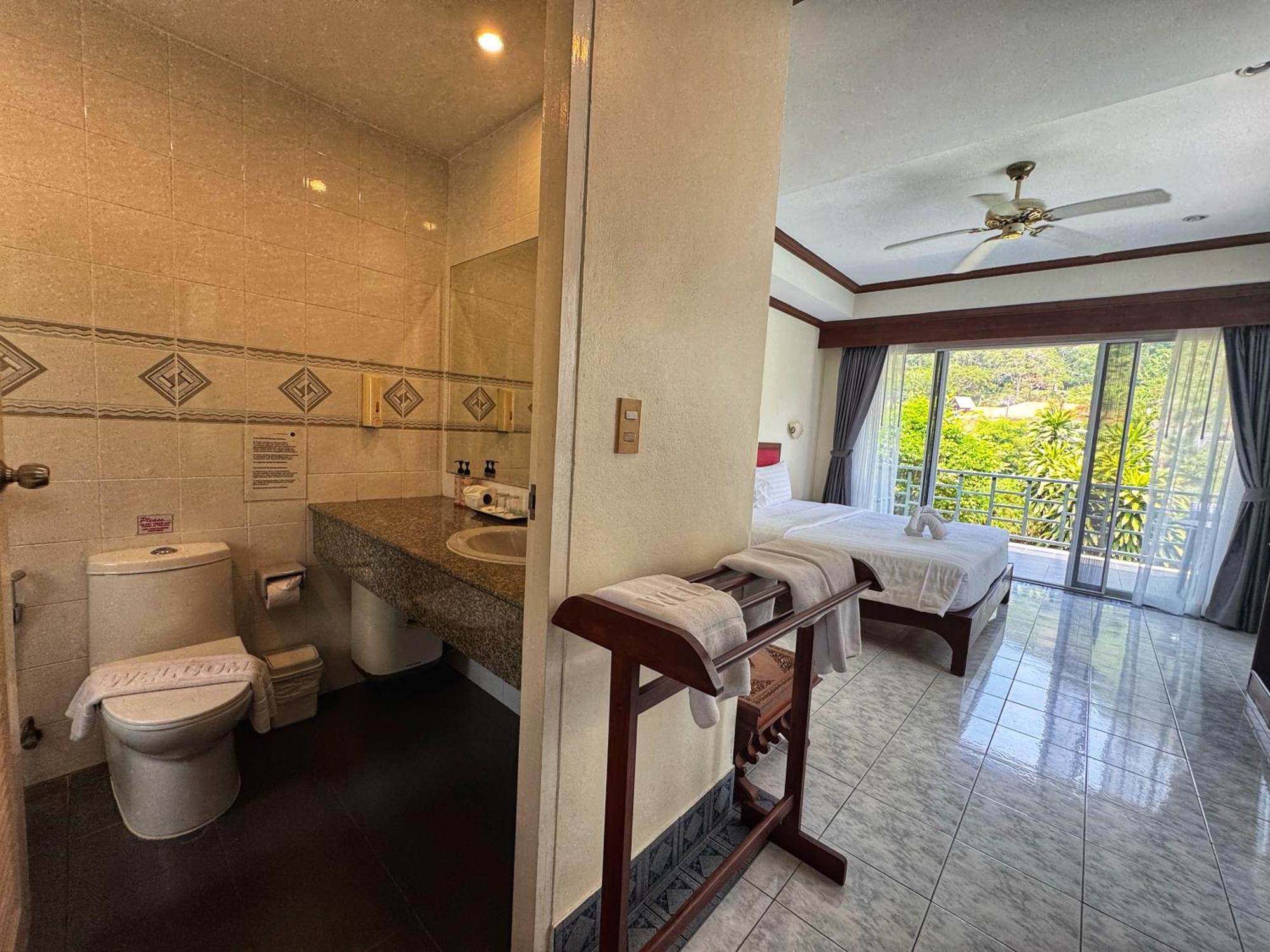 Serenity Lakeside Resort Kathu Exterior photo