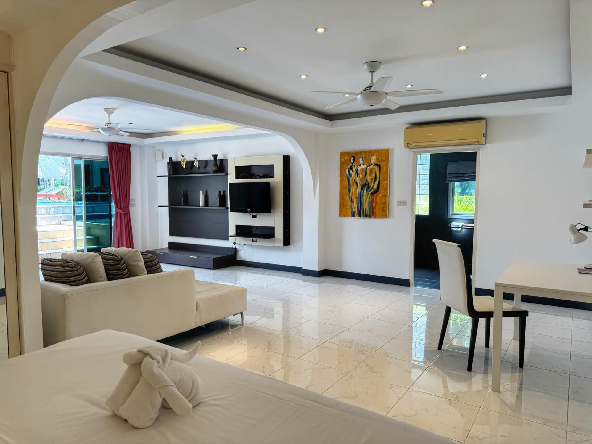 Serenity Lakeside Resort Kathu Exterior photo